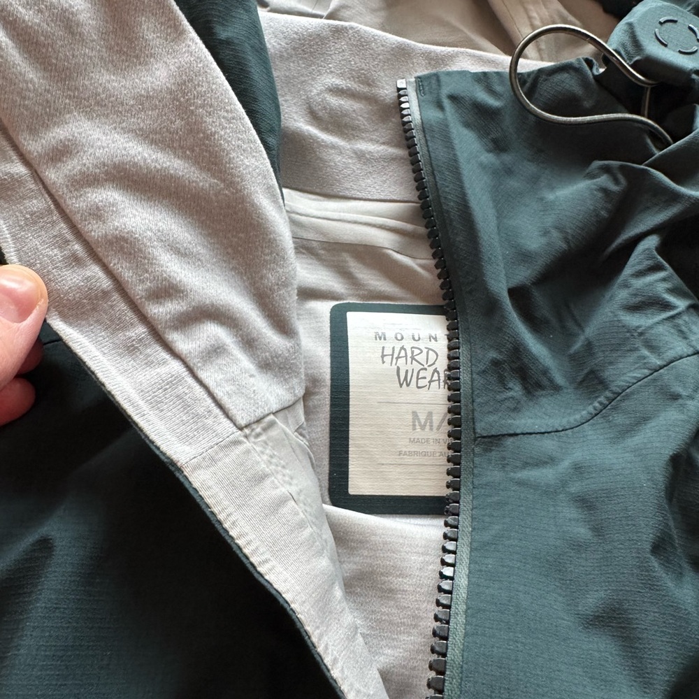 Mountain Hardwear Women’s Deep Green Rain Jacket - Size Medium - Picture 5 of 13